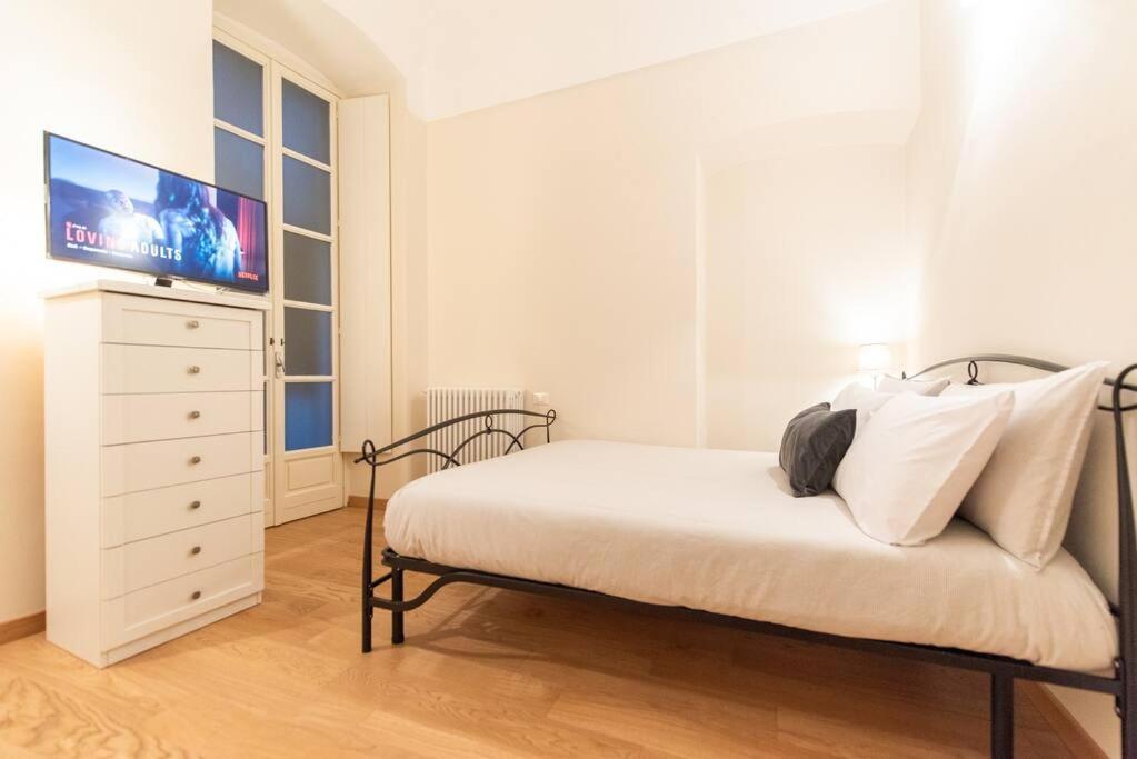 Grand Palace Apartment -Centro Storico Турин Экстерьер фото