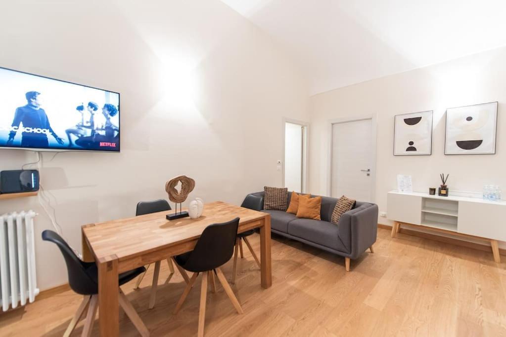 Grand Palace Apartment -Centro Storico Турин Экстерьер фото